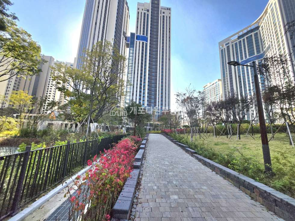 서울 강남구 개포동 디퍼아33pㅣ저층 ㅣ초품아 중품아 ㅣ 최고급 커뮤니티 전세 매물번호 11110 사진 2